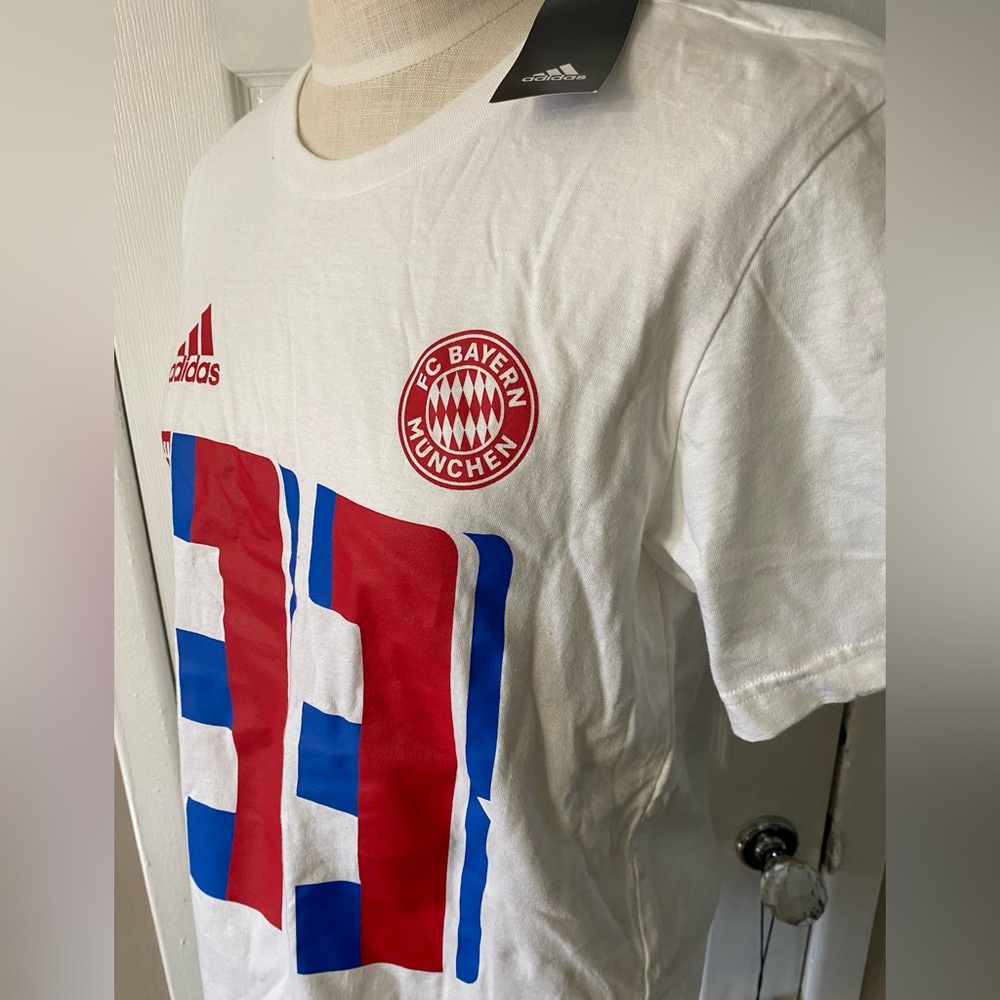 🇩🇪Adidas Bayern Munich 2023 Bundesliga Champions Tee - Picture 4 of 8